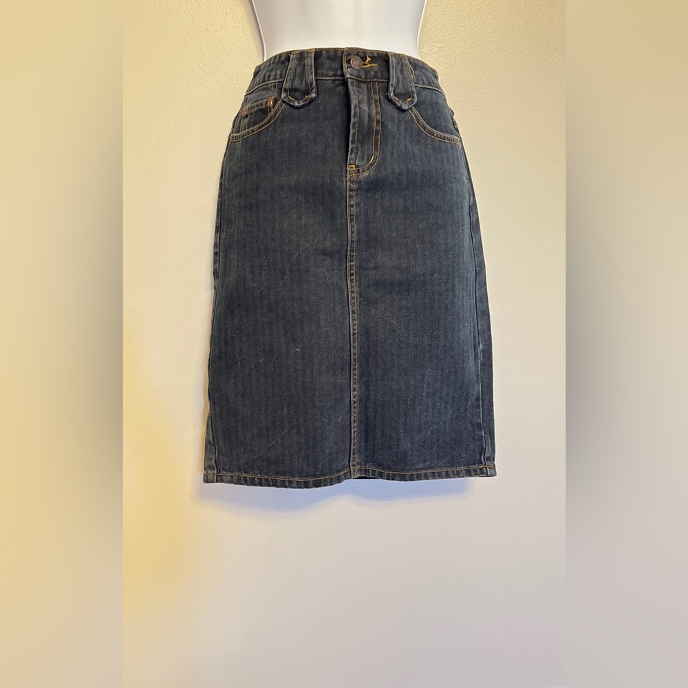 Mossimo Dark Blue Denim Knee length Skirt, size 3